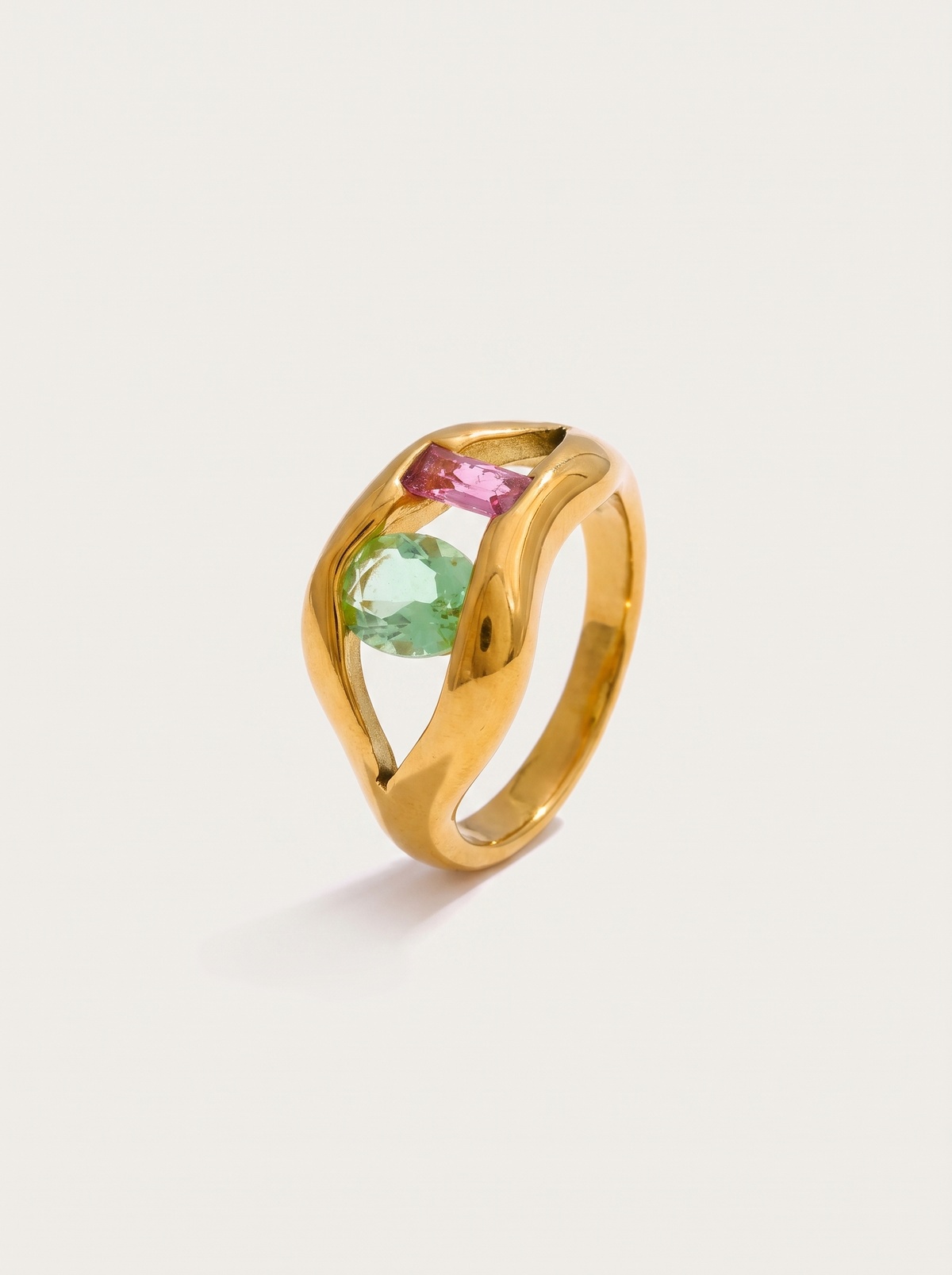 Lip Design Ring