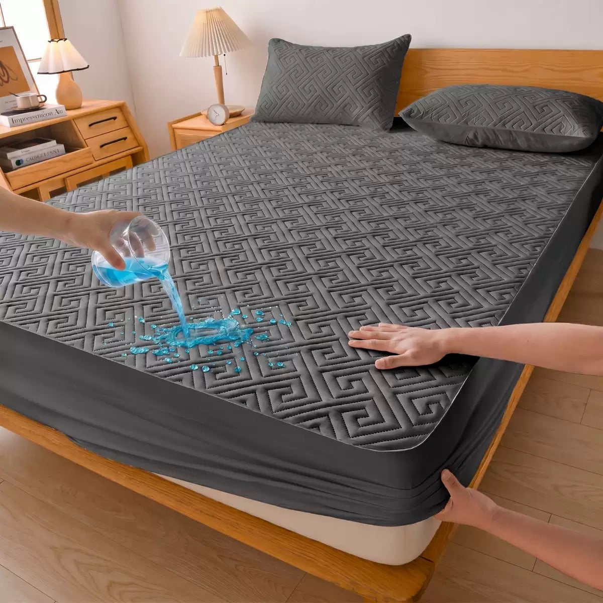 Perlehaus Waterproof Mattress Protector – Dark Ash
