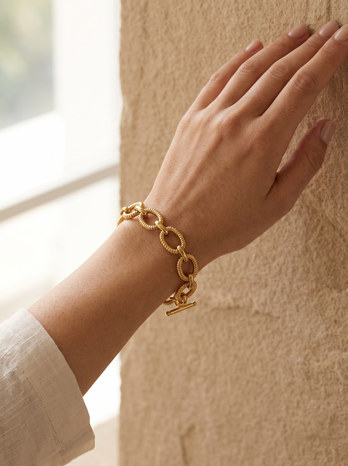 Oval Chain Bracelet - Gold - lifestyle