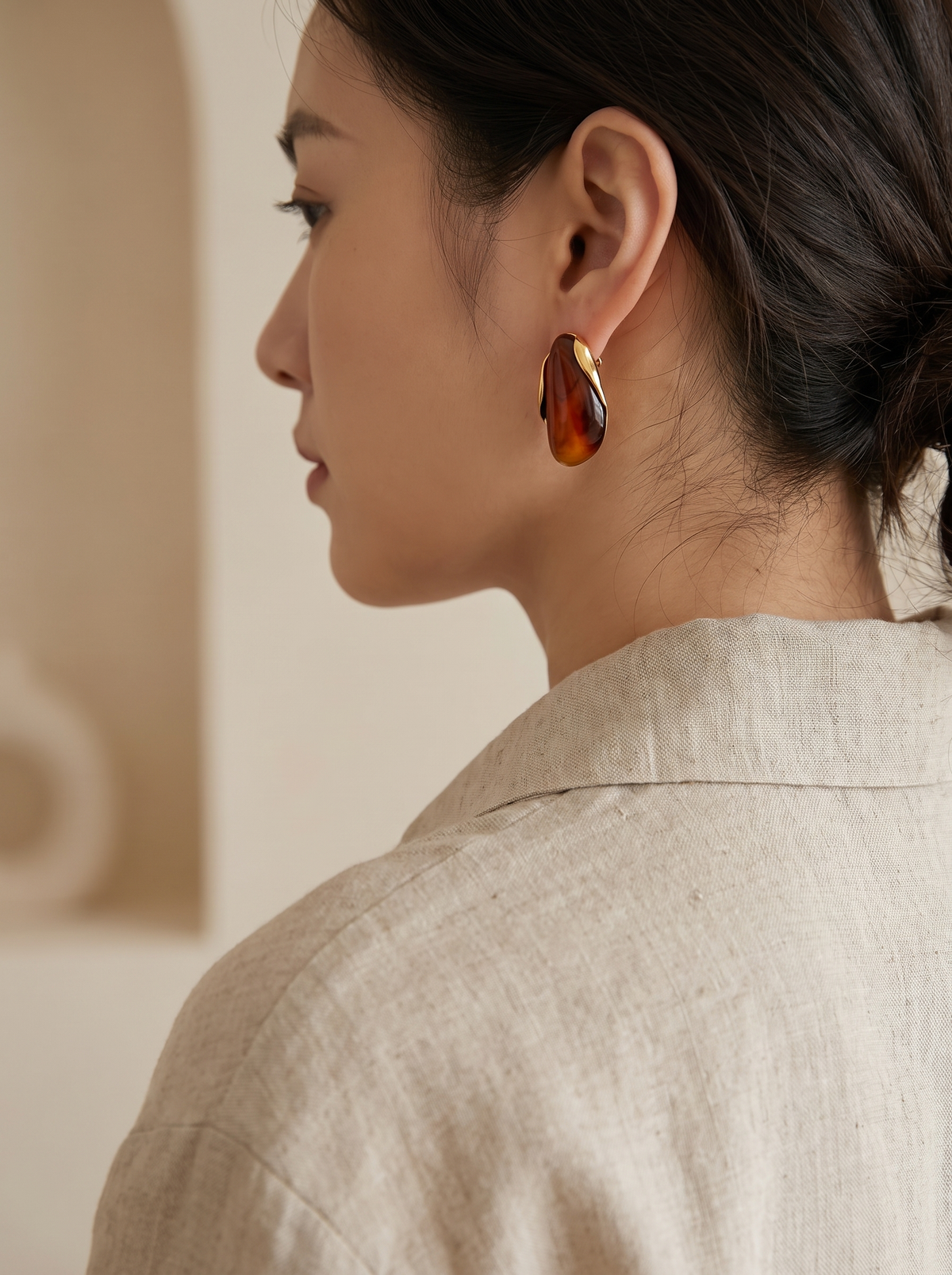 31_earring_lifestyle_amber
