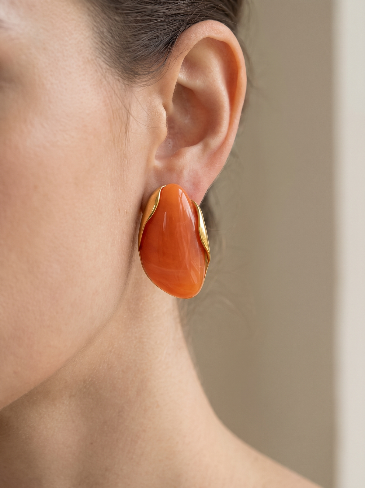 35_earring_lifestyle_orange