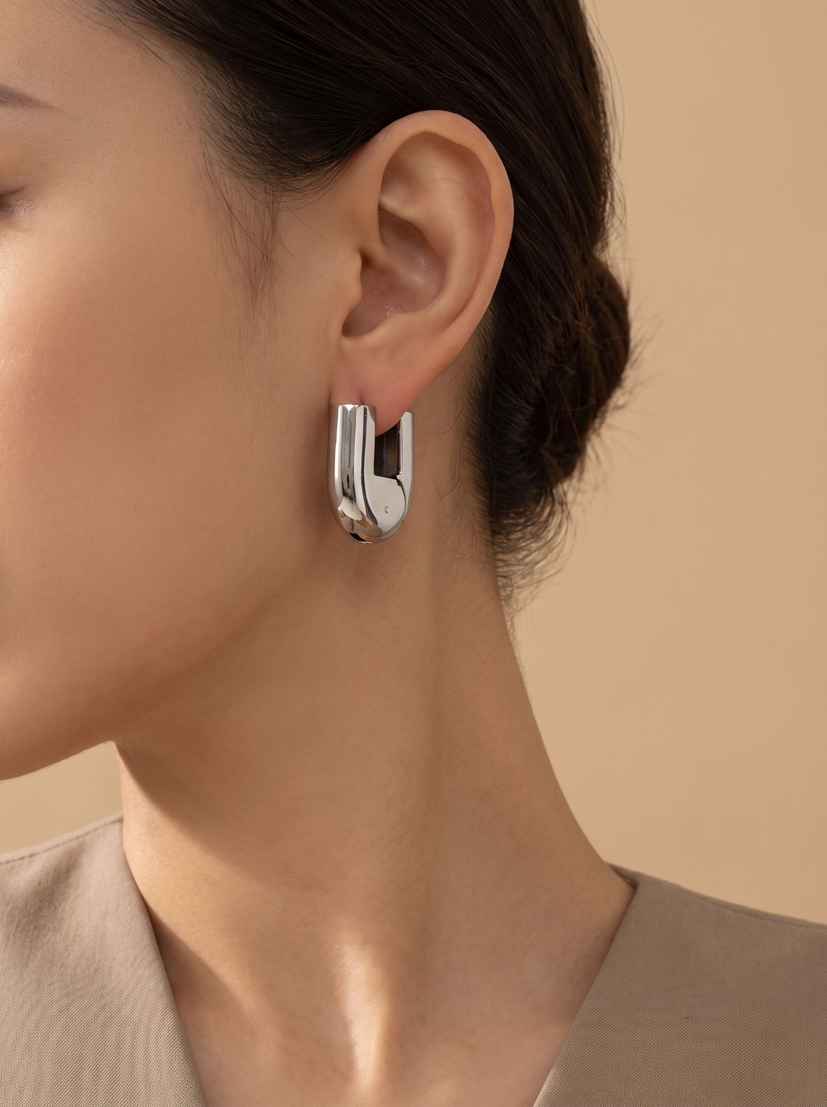 U-Shape Hoop Earrings - Platinum - lifestyle