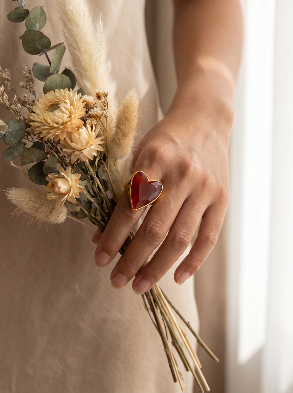 Faceted Heart Ring - Gold - lifestyle 2