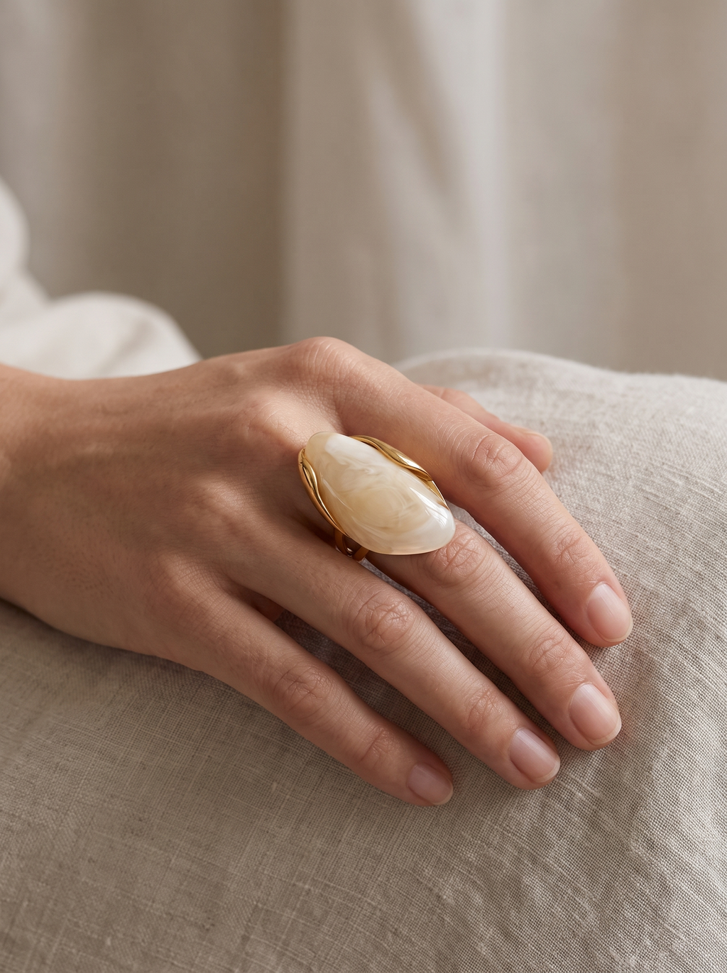 11_ring_lifestyle_beige