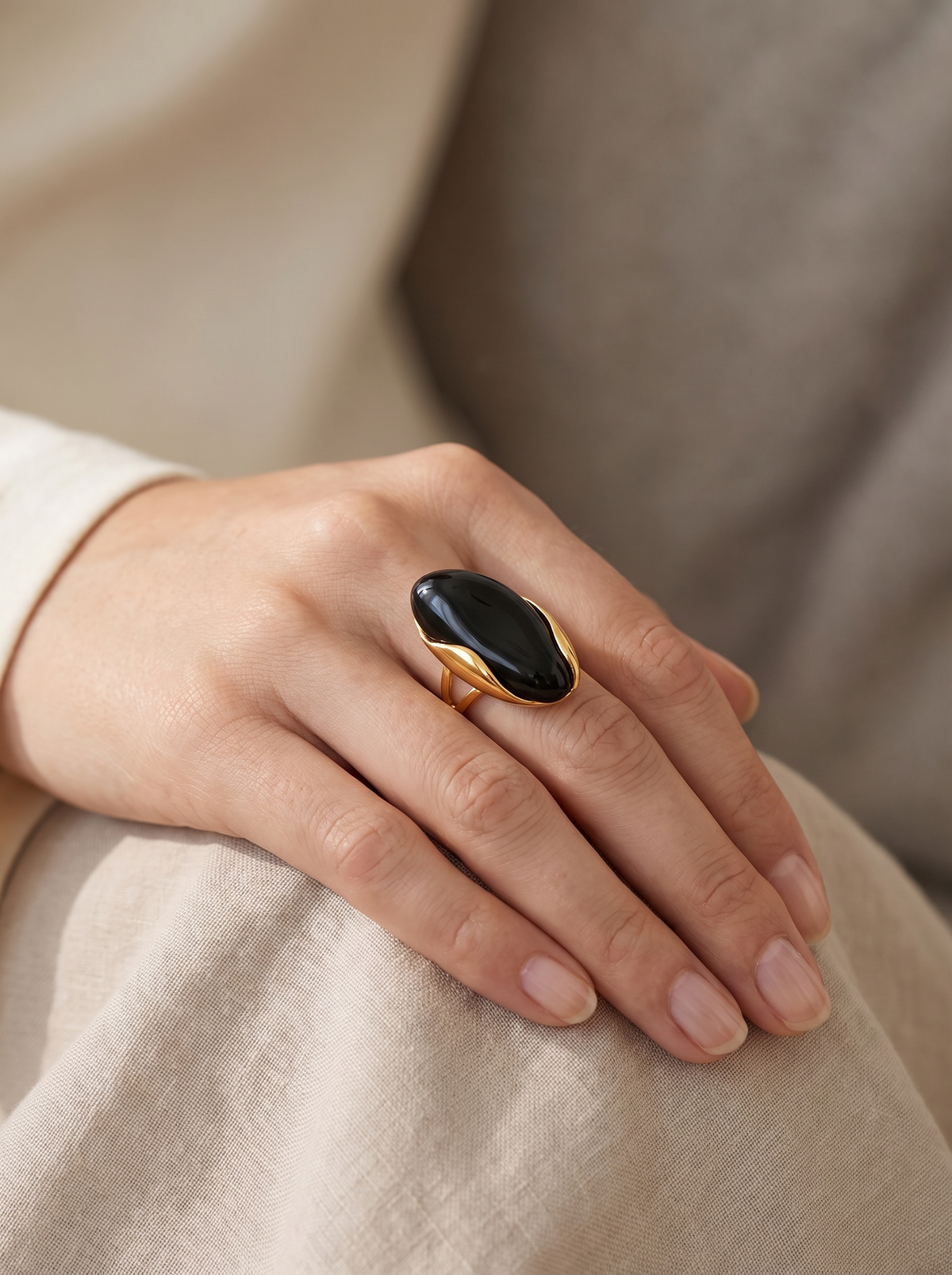 12_ring_lifestyle_black