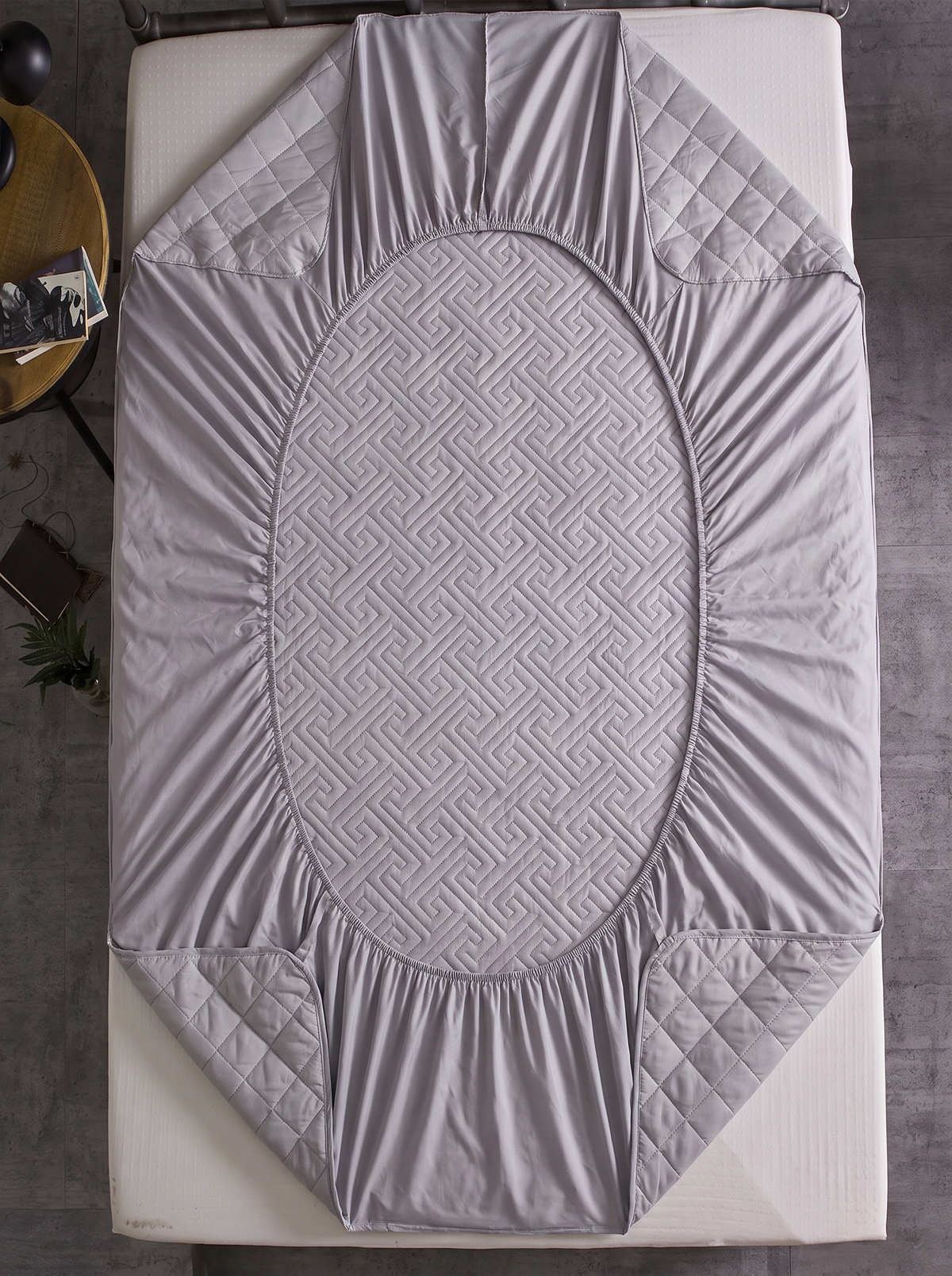 Perlehaus Waterproof Mattress Protector - Grey - fitted construction detail